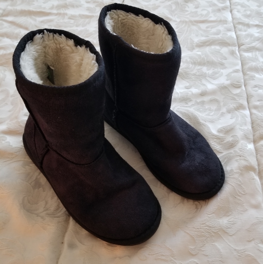 Dawgs. Youth Size 4/5. Fleeced Boot.